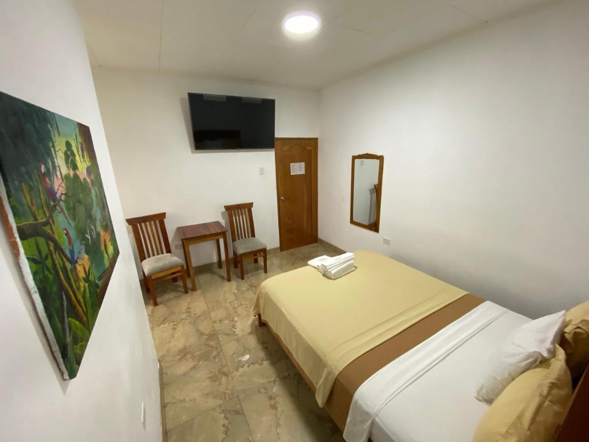 Fitzcarrald Hotel Икитос Экстерьер фото