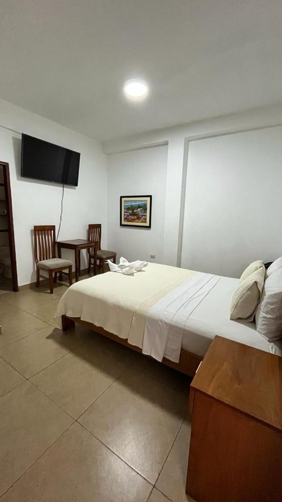 Fitzcarrald Hotel Икитос Экстерьер фото