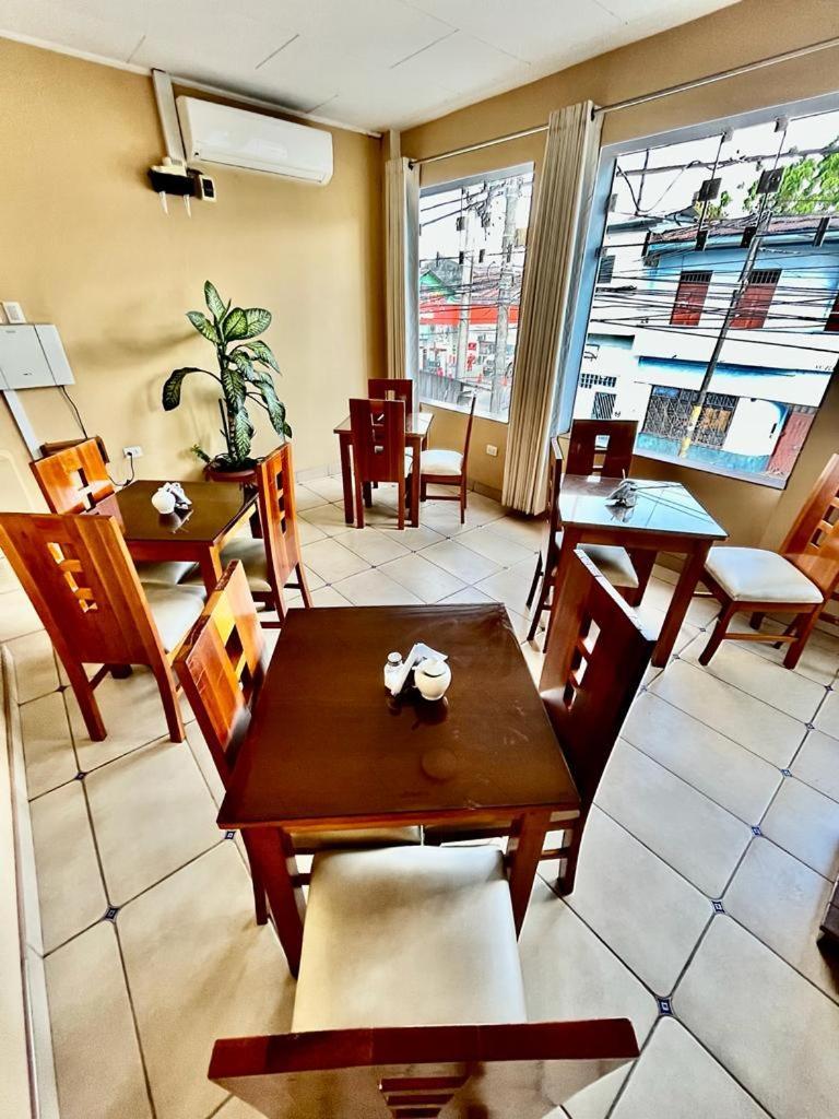 Fitzcarrald Hotel Икитос Экстерьер фото