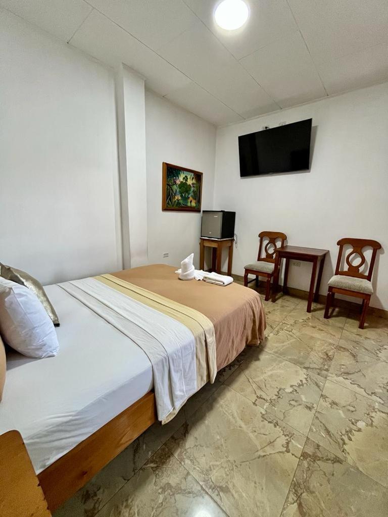 Fitzcarrald Hotel Икитос Экстерьер фото